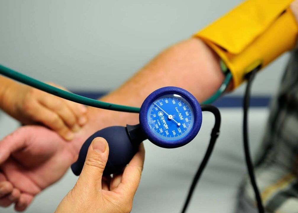 Ha magas vérnyomásban szenved, helyesen és rendszeresen meg kell mérnie a vérnyomását. 